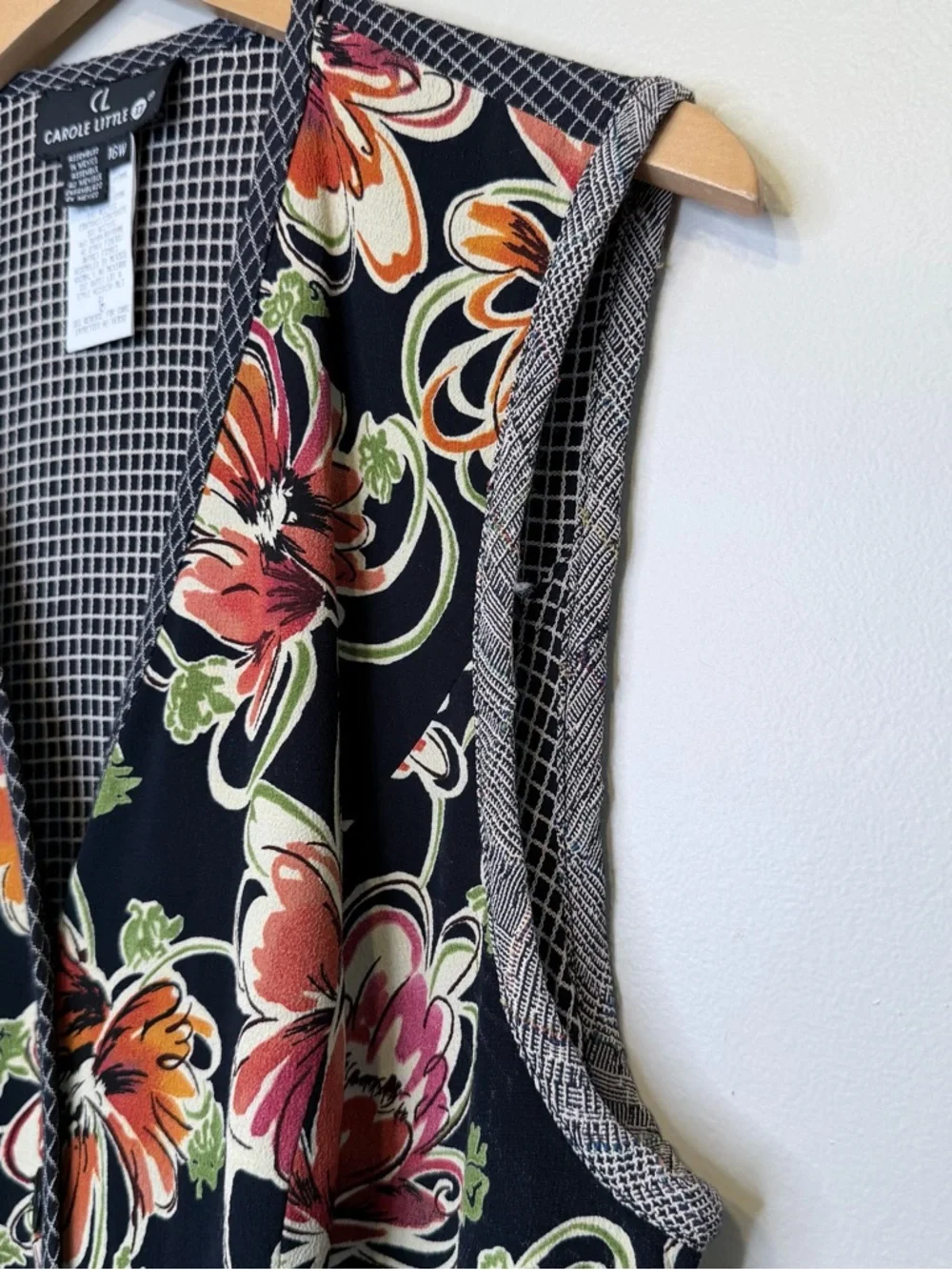 CL | VTG Mid-Plus Size Floral V-Neck Sleeveless Jacket Reversible Vest - Picture 4 of 14